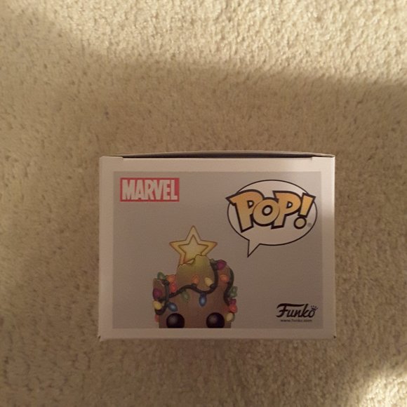 Holiday Groot Marvel Funko 530 NIB - Picture 5 of 6